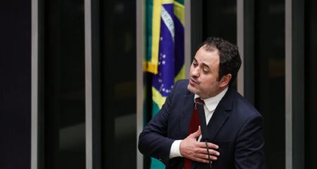 Câmara vota casos de Glauber Braga e Zambelli na noite desta quarta-feira (10/12). Primeira votação é do deputado do PSol do Rio