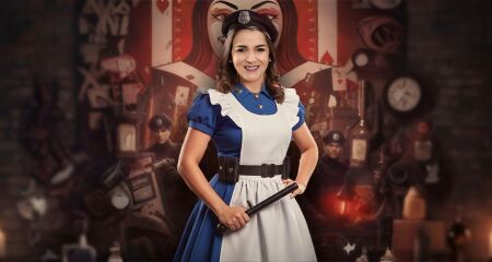 Alice das Botas agora é rainha das copas de cassetete