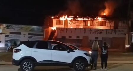 Fogo consumiu prédio 