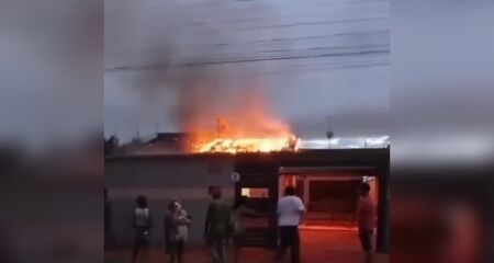 Autoridades investigam as causas do incêndio