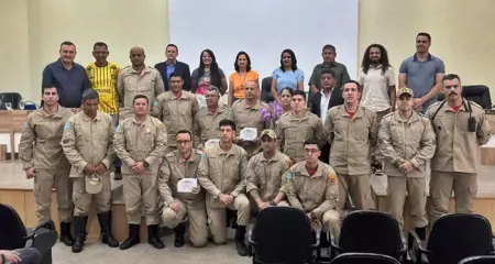Profissionais são homenageados na Câmara 
