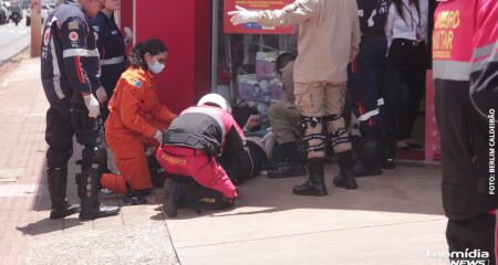 Um dos motociclistas teria furado o sinal no cruzamento e causado impacto 