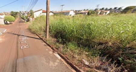 Durante abordagem da polícia, mulher ameaça homem e disse que iria ferí-lo com uma faca