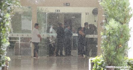 Mãe de Ângela também tentou defender a filha e levou golpes de canivete na testa e nas mãos