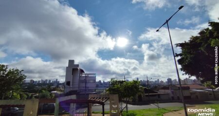 Sol apareceu na capital, mas nuvens devem marcar durante o dia