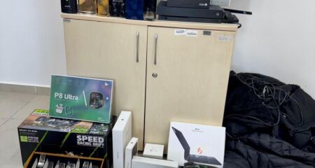 Diversos produtos são encontrados em casa de servidora e tercerizados