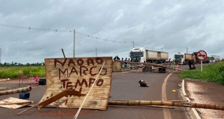A rodovia foi fechada na tarde de ontem