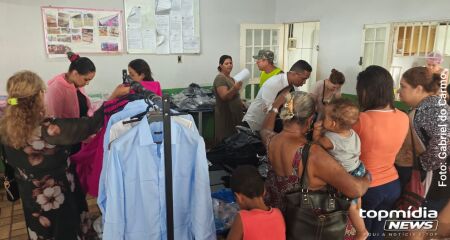 Bazar arrecada recursos para manter atendimento a crianças típicas e atípicas