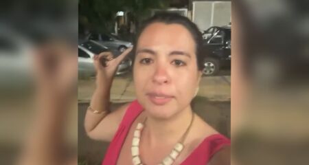 Ação policial ocorreu após denúncias de um morador e resultou no desligamento do gerador, afetando trabalhadores e expositores