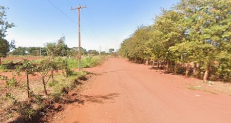 O adolescente foi agredido a golpes de faca, por volta das 05h20