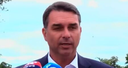 Fl&aacute;vio defendeu Marcos Pollon 