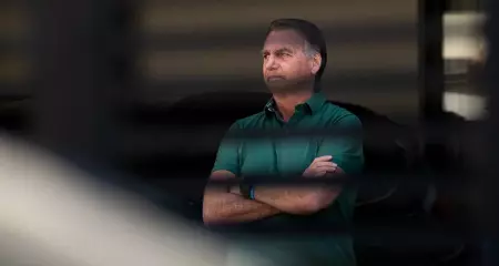 A pris&atilde;o domiciliar ser&aacute;, incialmente, de 90 dias, logo ap&oacute;s Bolsonaro ter alta. Moraes seguiu parecer da PGR, favor&aacute;vel ao benef&iacute;cio