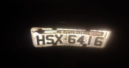 Casal faz apelo por placa de carro 