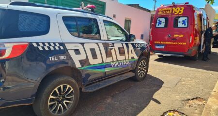 A v&iacute;tima foi jogada no ch&atilde;o e chutada em v&aacute;rias partes do corpo