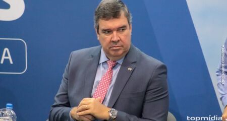 Proposta determina que aumento tamb&eacute;m seja aplicado a aposentados e pensionistas