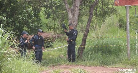O suspeito foi contido e amarrado por populares at&eacute; a chegada da Pol&iacute;cia Militar 