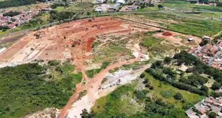 Devasta&ccedil;&atilde;o procupa moradores no Maria Aparecida Pedrossian 