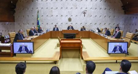Por 8 votos a 2, os ministros do STF derrubaram a liminar de prorroga&ccedil;&atilde;o de Mendon&ccedil;a. Com a decis&atilde;o, fica mantido o fim da CPMI para dia 28