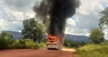 Ve&iacute;culo terceirizado prestava servi&ccedil;o &agrave; Prefeitura no momento do incidente