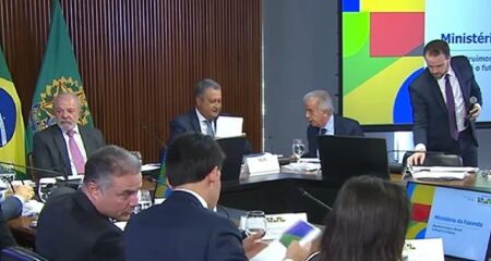 Ministro da Defesa disse que fez o coment&aacute;rio por estar "revoltado" porque as a&ccedil;&otilde;es da pasta n&atilde;o foram citadas em reuni&atilde;o ministerial