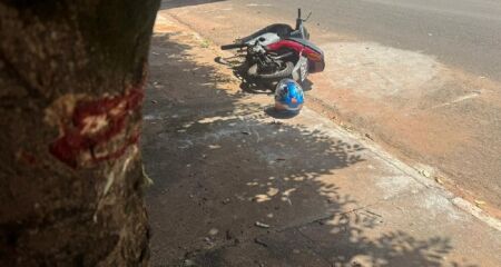 V&iacute;tima perdeu o controle da moto durante manobra para evitar caminh&atilde;o