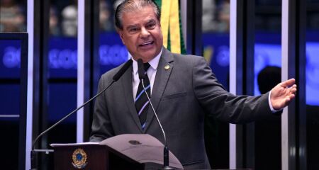 Senador destaca di&aacute;logo pol&iacute;tico e articula&ccedil;&atilde;o internacional como chave para o fechamento do acordo hist&oacute;rico