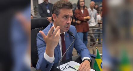 Bolsonaristas disseram que de ilustre, o presidente n&atilde;o tem nada 