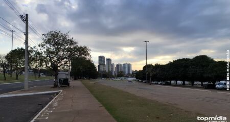Segunda come&ccedil;a com sol, mas MS pode ter tempestades e ventos fortes