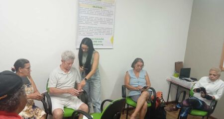 Entre aprendizado e acolhimento, projeto transforma a rela&ccedil;&atilde;o com o mundo digital