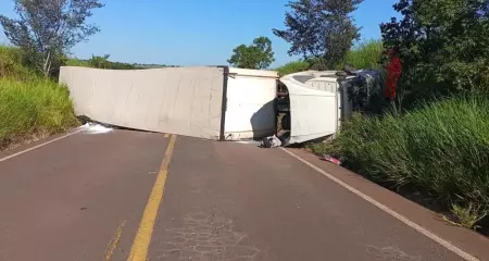 Motoristas precisaram utilizar a BR-267 como desvio