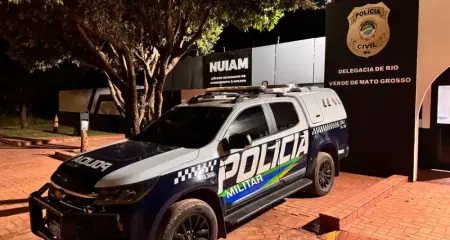V&iacute;tima foi agredida com pux&otilde;es de cabelo e teve a cabe&ccedil;a batida contra a parede 