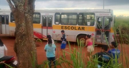 Com o impacto a crian&ccedil;a morreu ainda no local