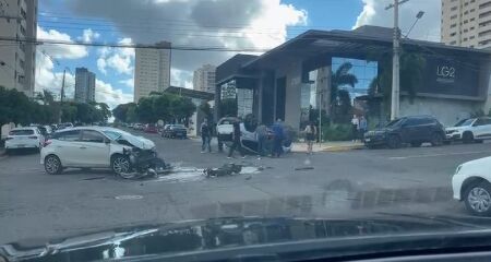 Acidente se deu em cruzamento movimentado