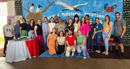 Apresenta&ccedil;&atilde;o da obra liter&aacute;ria acontece em cinco unidades de ensino do munic&iacute;pio sul-mato-grossense