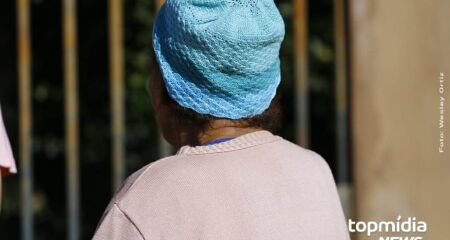 A idosa sofreu uma les&atilde;o no bra&ccedil;o direito durante as agress&otilde;es 