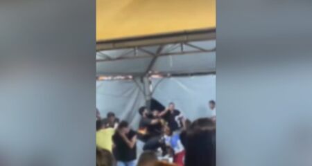 Briga destruiu barraco em festa de P&aacute;scoa