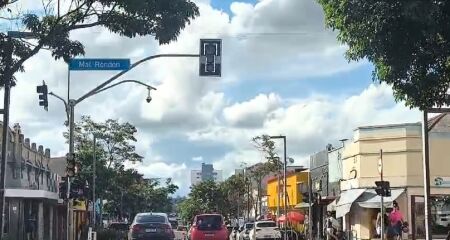 Sem&aacute;foros desligados em plena tarde 