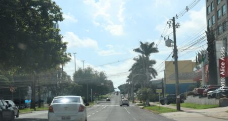Temperaturas chegam a 38&deg;C, com baixa umidade do ar e chance de pancadas isoladas de chuva no estado