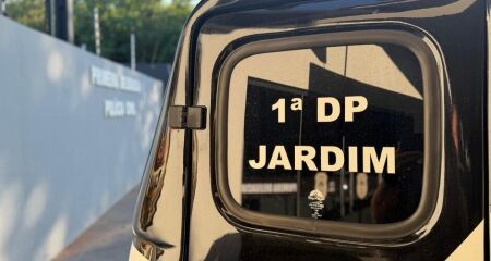 Motorista de caminhonete ainda estaria com o documento do carro vencido
