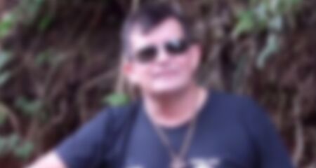 O sargento est&aacute; sendo reanimado ainda no local