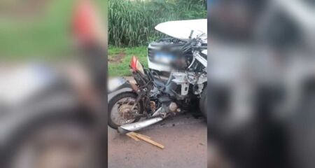 A &aacute;rea foi isolada para que as equipes da Pol&iacute;cia Civil realizassem os levantamentos iniciais a respeito da din&acirc;mica do acidente