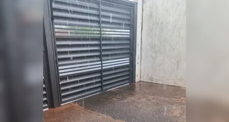 'Chuvou, ventou e granizou': Campo Grande debaixo d'&aacute;gua neste domingo