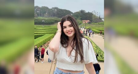 Ela teria sido assassinada pelo ex-companheiro, que fugiu e est&aacute; sendo procurado