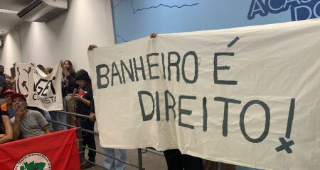 Ato re&uacute;ne grupos contr&aacute;rios &agrave; nova legisla&ccedil;&atilde;o municipal e integrantes do movimento por reforma agr&aacute;ria