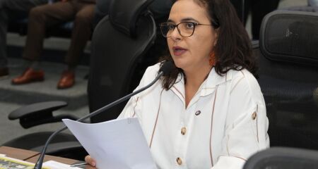 Al&eacute;m da pauta de g&ecirc;nero, Gleice Jane (PT) tamb&eacute;m comentou projetos ligados &agrave; quest&atilde;o fundi&aacute;ria e saiu em defesa dos movimentos sociais