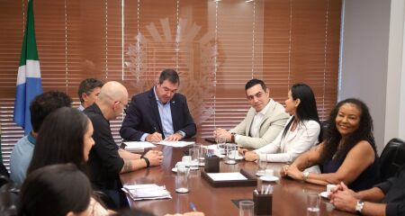 A decis&atilde;o foi anunciada ap&oacute;s reuni&atilde;o entre o governador Eduardo Riedel e representantes da Fetems 