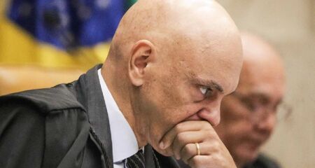 Ministro vai esperar julgamento de Adins