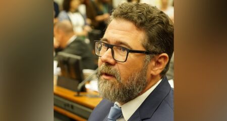 Pollon diz que sistema quer calar oposi&ccedil;&atilde;o 