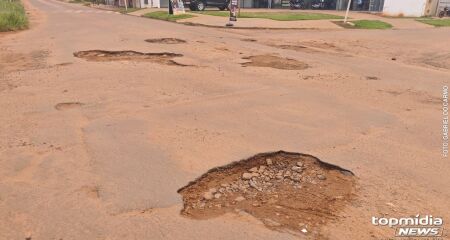 Chuvas agravam os transtornos e aumentam riscos no tr&aacute;fego e preju&iacute;zos aos moradores do bairro