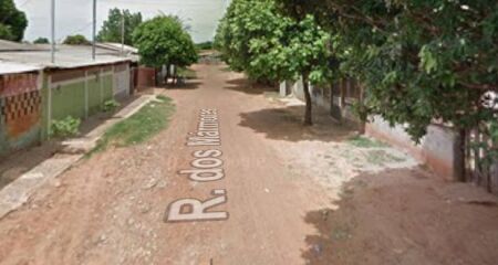 A mulher afirma que utilizou a faca para se defender de uma tentativa de estrangulamento 